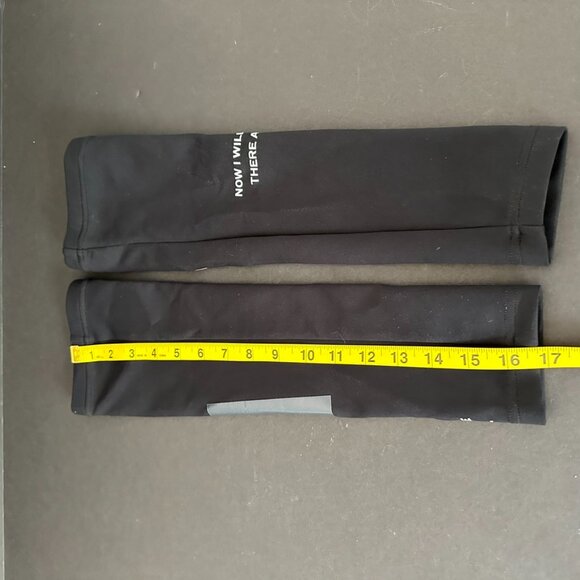 Burberry Men Arm Sleeves Warmers Size M/L - Picture 6 of 8